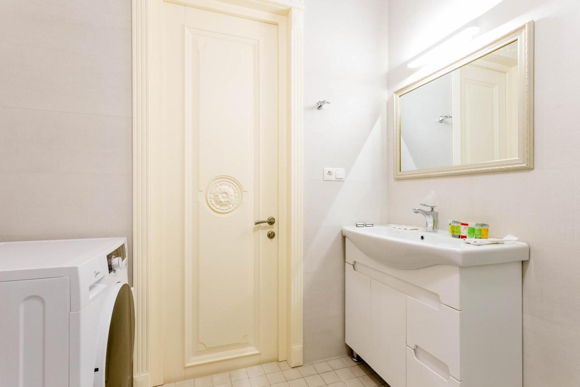 Central Comfort Place L Τυφλίδα Εξωτερικό φωτογραφία